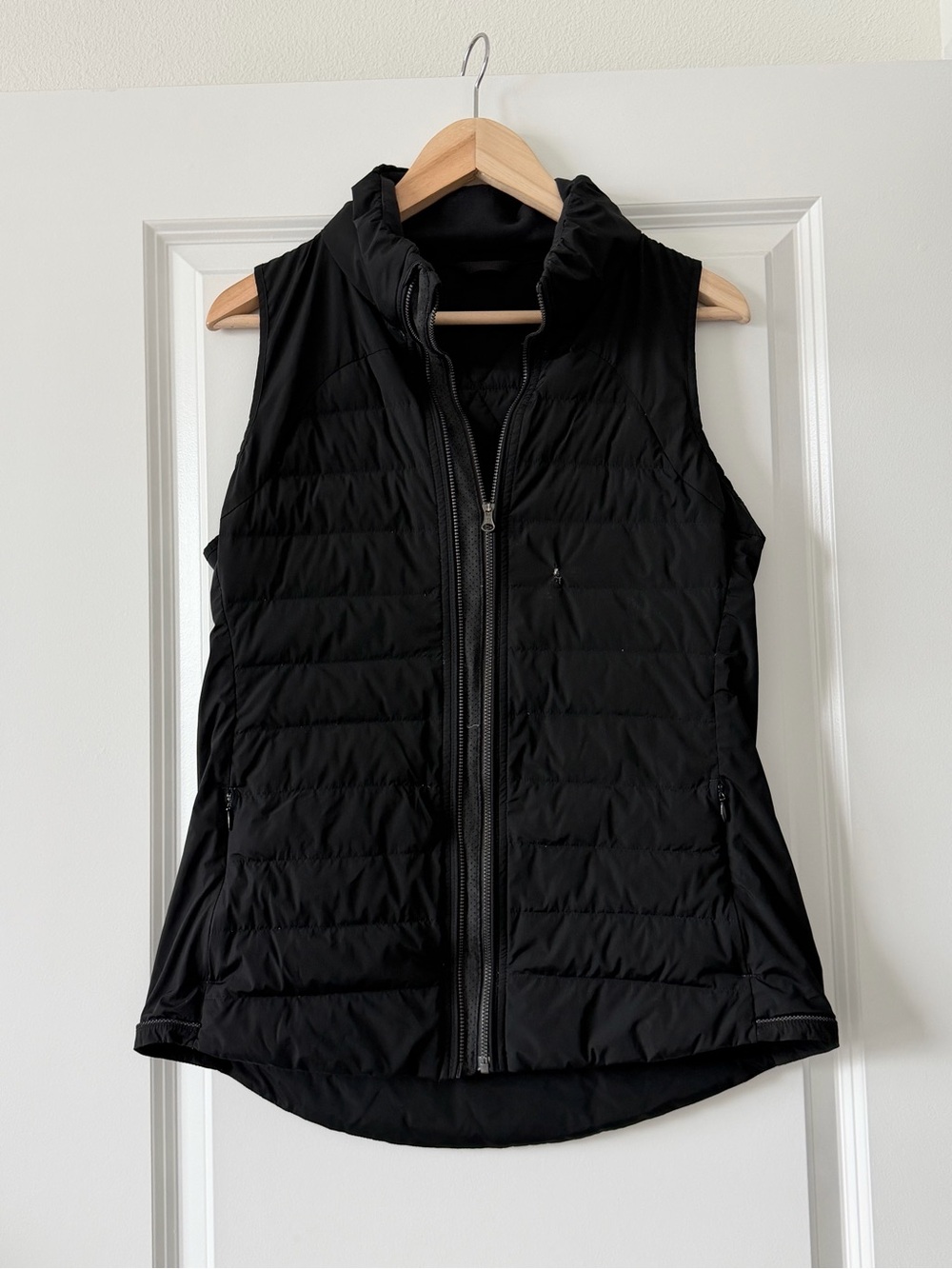 Women's Black Quilted Zip-Up Vest Lululemon Black Down Puffer Vest / Bodywarmer